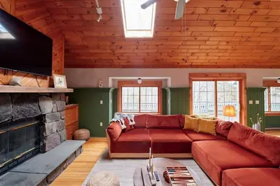 Gallery image of Designer Chalet with Hot Tub and Fire Pit in Margaretville