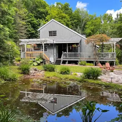 Designer Chalet with Hot Tub and Fire Pit