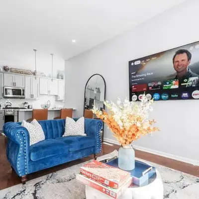 Modern 3 Bed Apt Parking W D