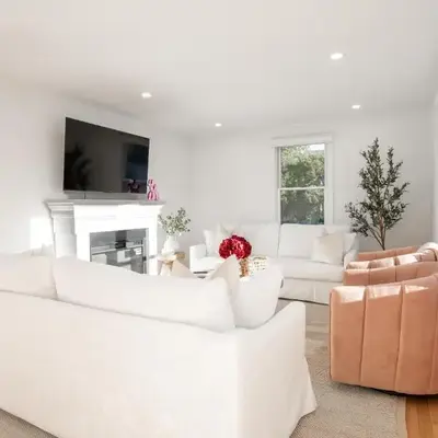 Renovated Cape Near Beach with Fire Pit