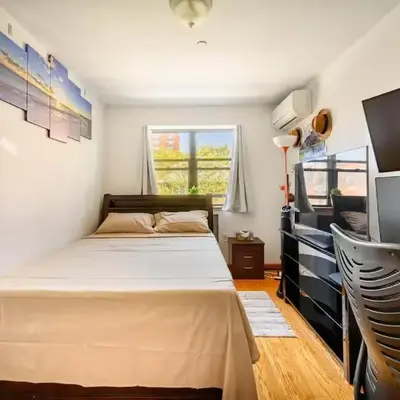 BEST Large Private Room & Private Bathroom