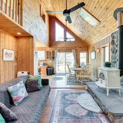 3 Mi to Catskill Trail Stamford Cottage with Views
