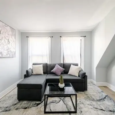 Lrg 2 Bedroom apart in BlackRock