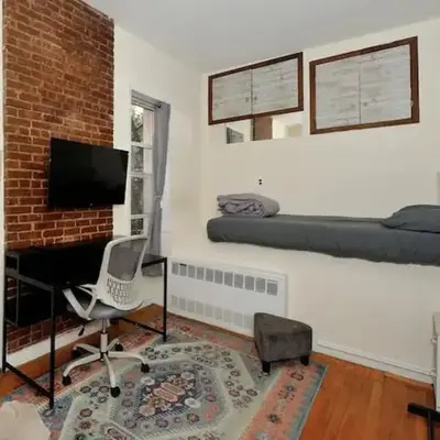 Amazing Upper East Side Studio! Epic Location!