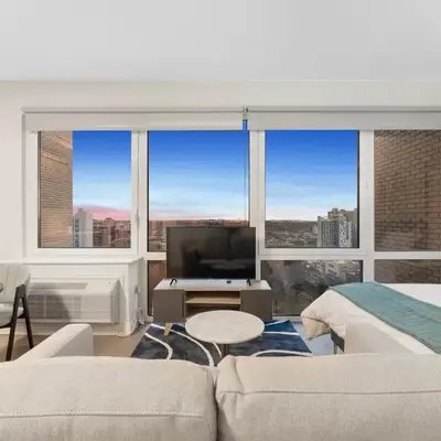 Queens Studio Jewel Luxury and Comfort Combined