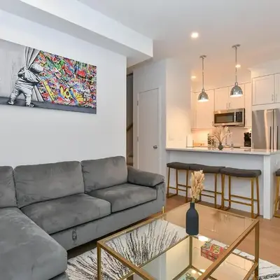 Sophisticated 3 Bedroom Duplex in the Heart of Midtown