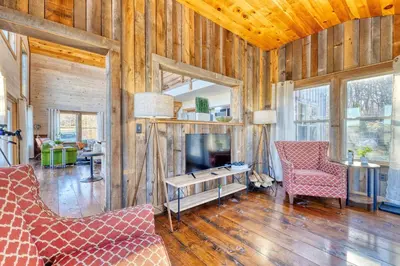 Gallery image of Picture Worthy Cabin with Hot Tub on 10 Private Acres in Sterling