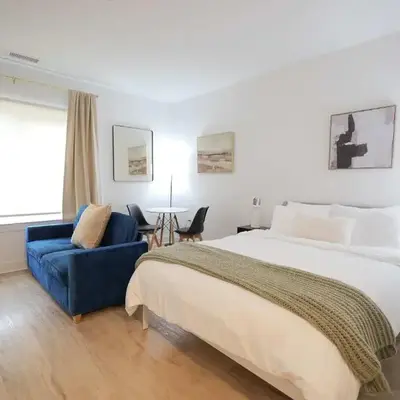 The Platinum Downtown Stamford Studio Getaway