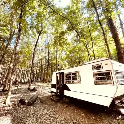 Romantic Glamping Getaway in a Pet Friendly Caravan