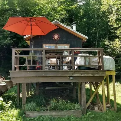 Cozy Unique Tiny Cabin with Beautiful Views in Livingston Manor