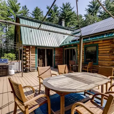 3 Mi to UMass Amherst Peaceful New England Cabin