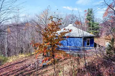 Gallery image of Enchanting Yurt Rental with a Cozy Fireplace for a Catskills Weekend Getaway in Roxbury
