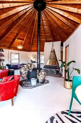 Gallery image of Enchanting Yurt Rental with a Cozy Fireplace for a Catskills Weekend Getaway in Roxbury