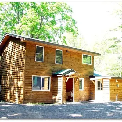 Romantic Cottage Rental with Hot Tub Outside Woodstock