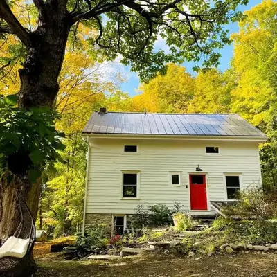 Modern Cottage Perfect for Glamping in New York State