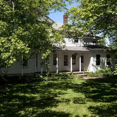 Secluded Cottage Rental with a Fireplace in Greenville