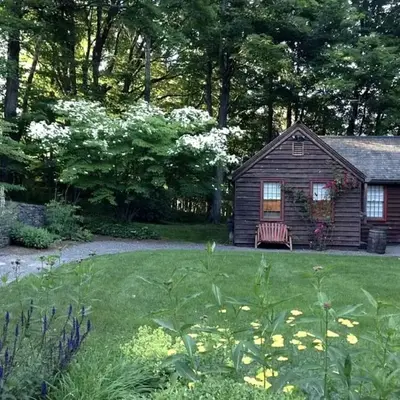 Romantic Year-Round Cabin Getaway with Free Wi-Fi in Saugerties