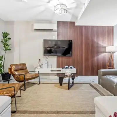 Mid-Century Stay 5BR and 5 Baths w PS5 & Laundry