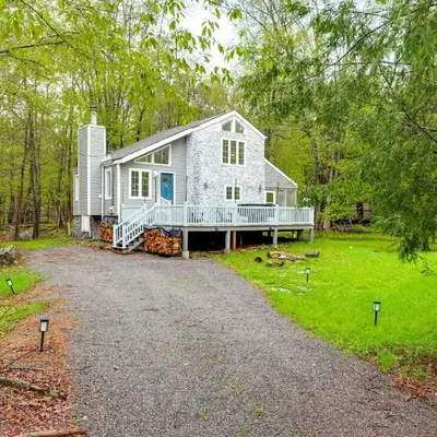 Less Than 2 Mi to Big Bass Lake Modern Mtn Chalet!