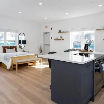 Chic Studio Close to Harbor Point