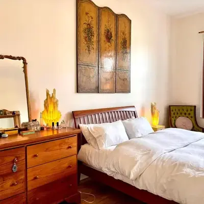 private spacious apartment with 2 bedrooms 2 bathroomss and a deck