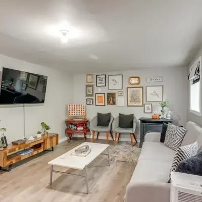 Game Room and Deck Family Home in Tobyhanna!