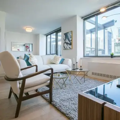 Bright 2 Bedrooms 2 Bathrooms Unit
