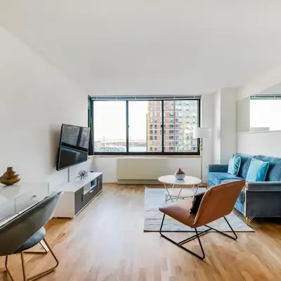 Luxury 2 Bed 2 Bath Unit in Prime Location of NYC