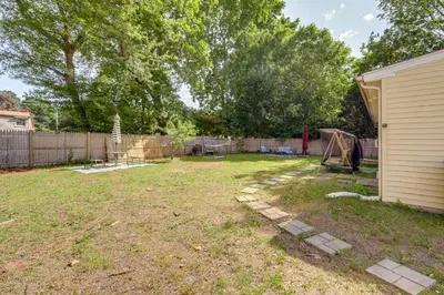 Gallery image of 10 Mi to Hartford Family Home with Yard in Manchester