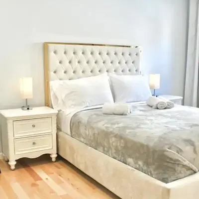 2-Bedroom Apartment 15 Minutes From Manhattan in LIC Astoria Queens