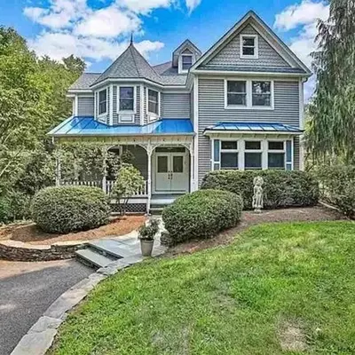 Charming Country Home with Hot Tub