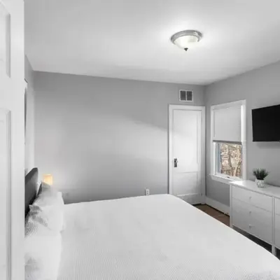 Cozy Bedroom next to SCSU