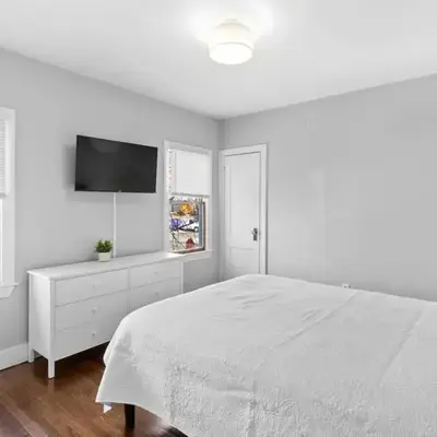 Quiet & Cozy Room by SCSU
