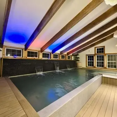 Myrtle Villa 7BR Near Mount Snow with Indoor Heated Endless Style Pool Outdoor Hot Tub