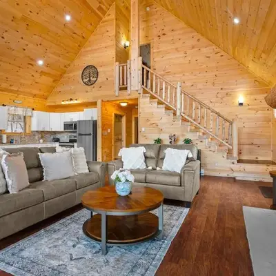 Luxury Log Cabin Lakefront