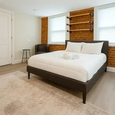 Perfect Downtown Stay Yale Walk Sallys Apizza