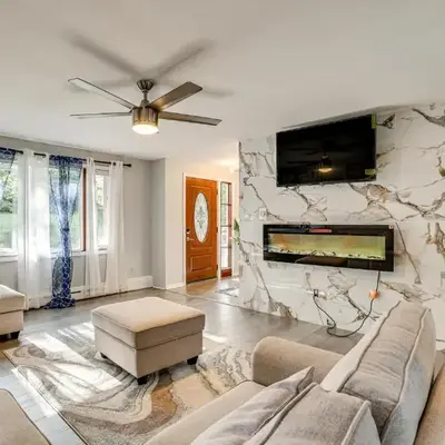 2 Mi to Town Home with Patio and Yard in Waterbury!
