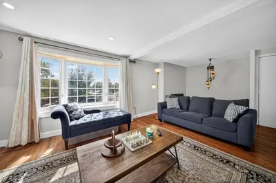 Gallery image of Stylish Downtown Retreat Steps to NYC Duplex in Jersey City