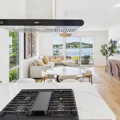 Modern living on the Quinnipiac River