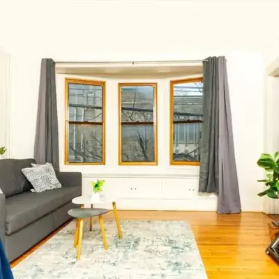 Spacious 1 bedroom Downtown
