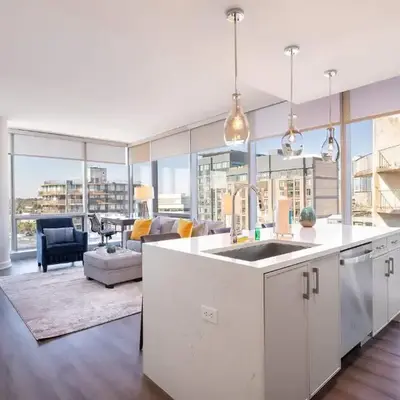 Chic Stamford Apartment - Walk to Train & Entertainment