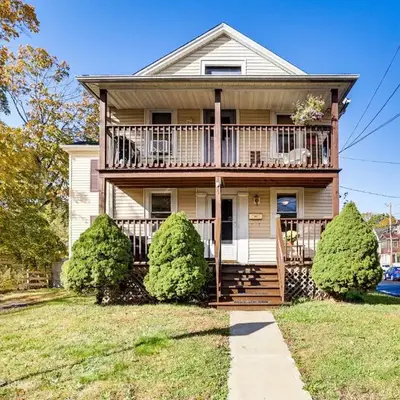 1 Mi to Main St Riverside Torrington Apt with Yard