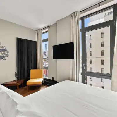 Freeman 801 by Rove Travel - Studio with Shared Amenities