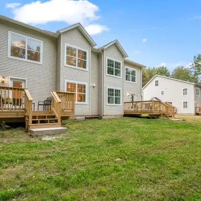 Ideal Family Stay Sleeps 20 in Bloomfield