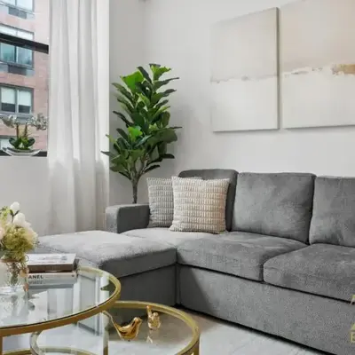 Newly Renovated 1 Bedroom Apt - Elevator - Laundry