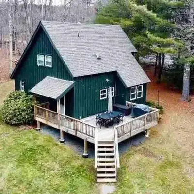 Cozy Winter Retreat Minutes from Hunter Mountain