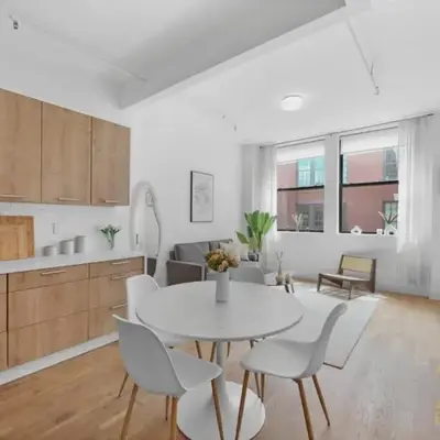 517 - 47C Beautifully Renovated 1 bedroom in Prime Manhattan