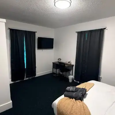 Nona - Private Room 1 with Parking