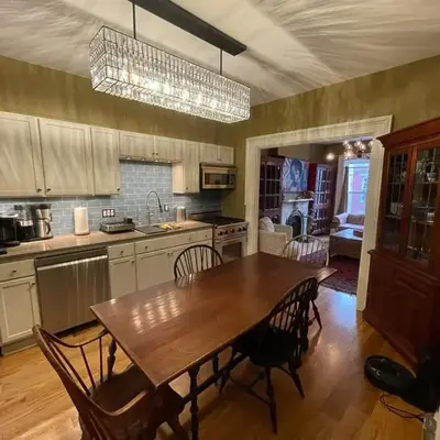 Downtown 3BR duplex full kitchen parking off i-787