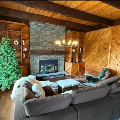 Serene 4-bedroom chalet in charming Catskills awaits you- amazing Mountain Views